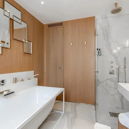 Casa vacanze Maison Labruyere - Serviced Mansion Saint Germain *